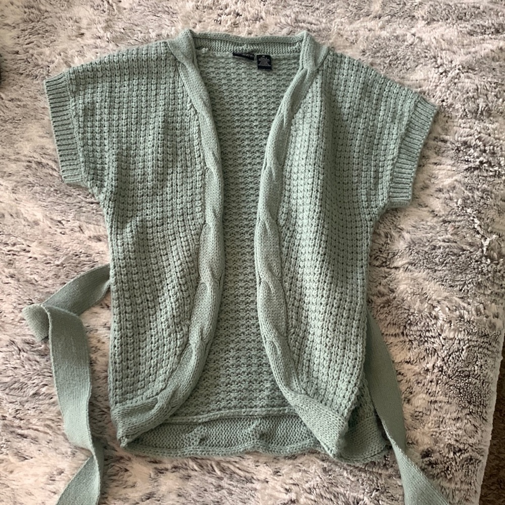 DayTrip tie front short sleeved women’s cardigan